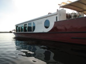 June – Luxusvilla auf der Spree
