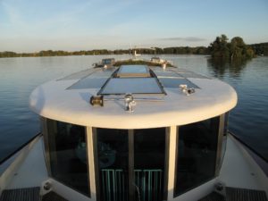 June – Luxusvilla auf der Spree